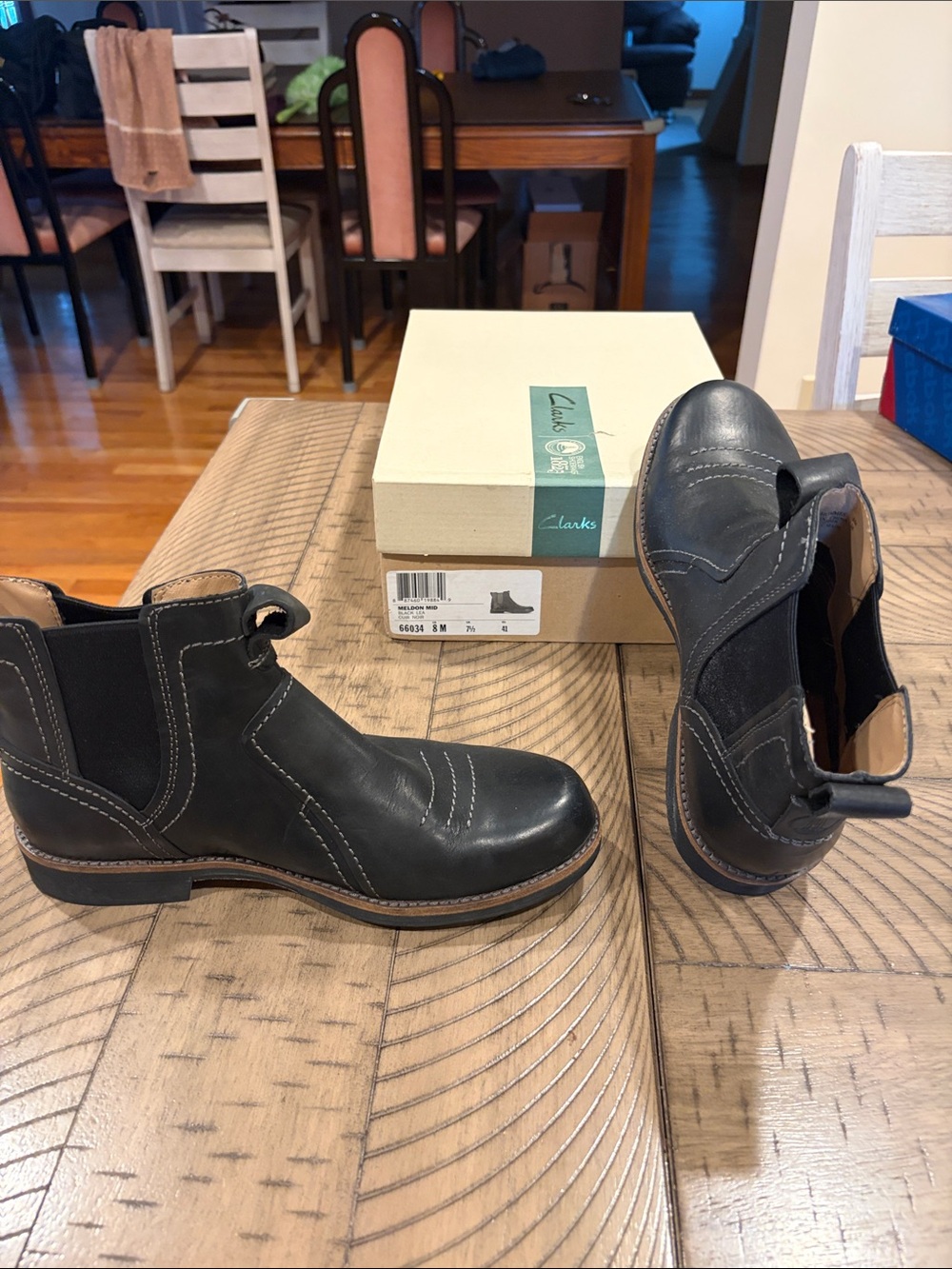 Clarks Men’s Black Leather Chukka Boots with Contrast Stitching